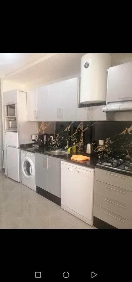 Comfors Appartements 2 ฟนิเด็ค ภายนอก รูปภาพ